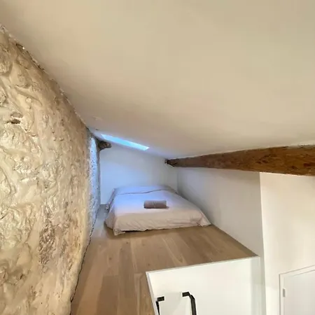 With Mediterranean Charm In The Heart Of The Provencal Market * Antibes